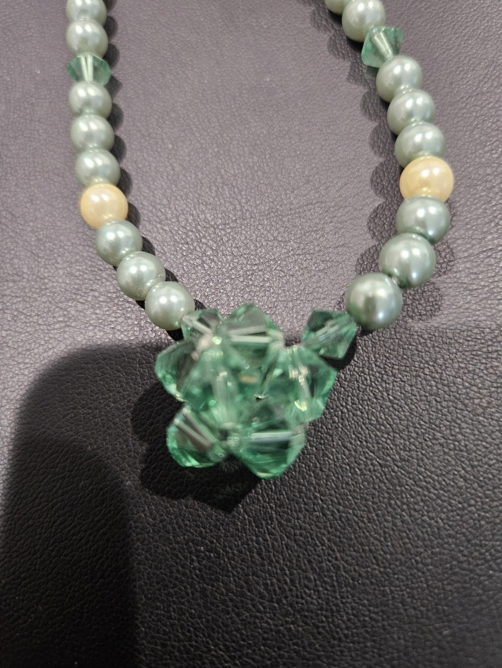 Green Beaded Statement Necklace - Unbranded - Picture 2 of 3